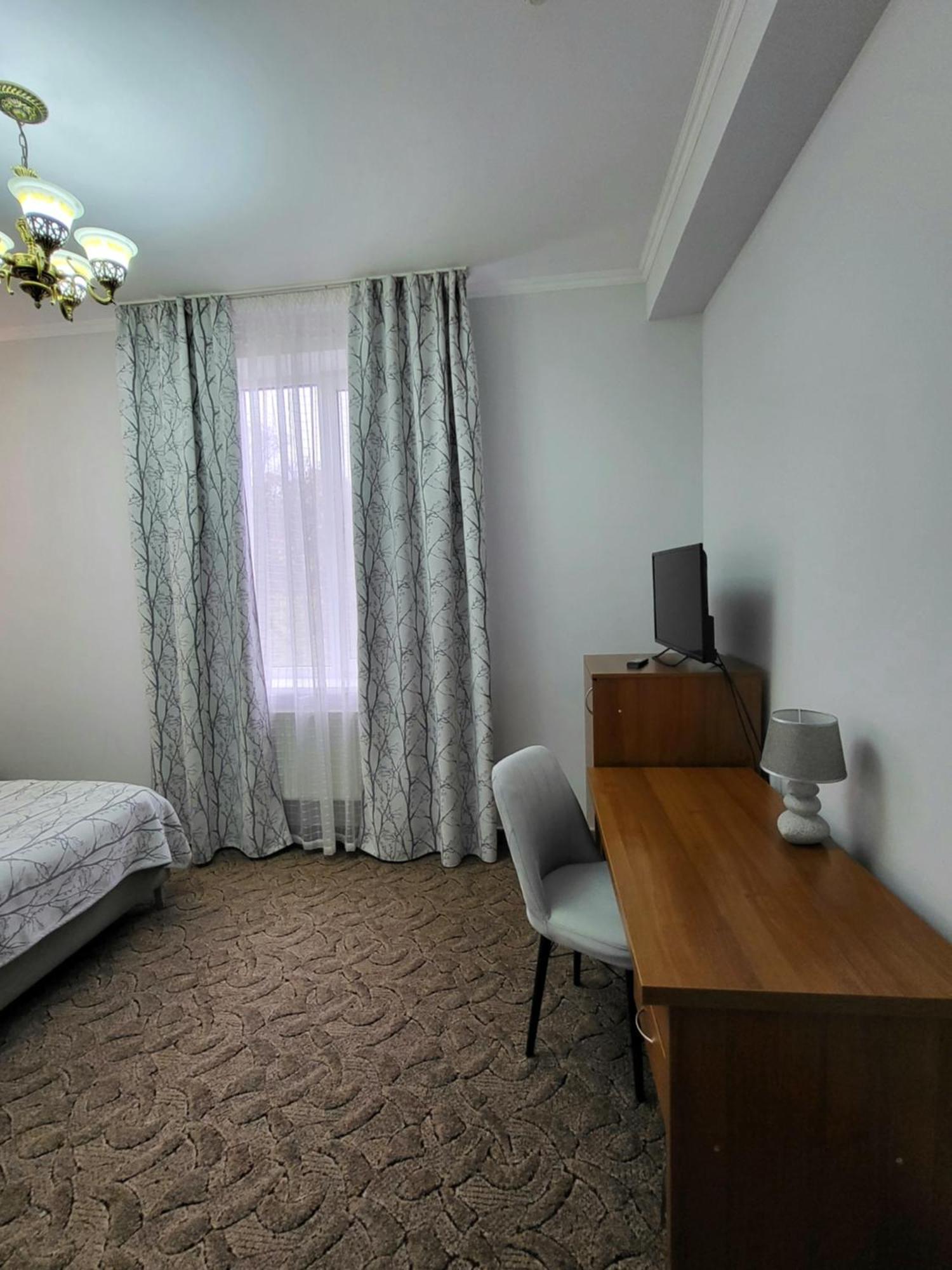 Vila Verde Chişinau Exteriör bild